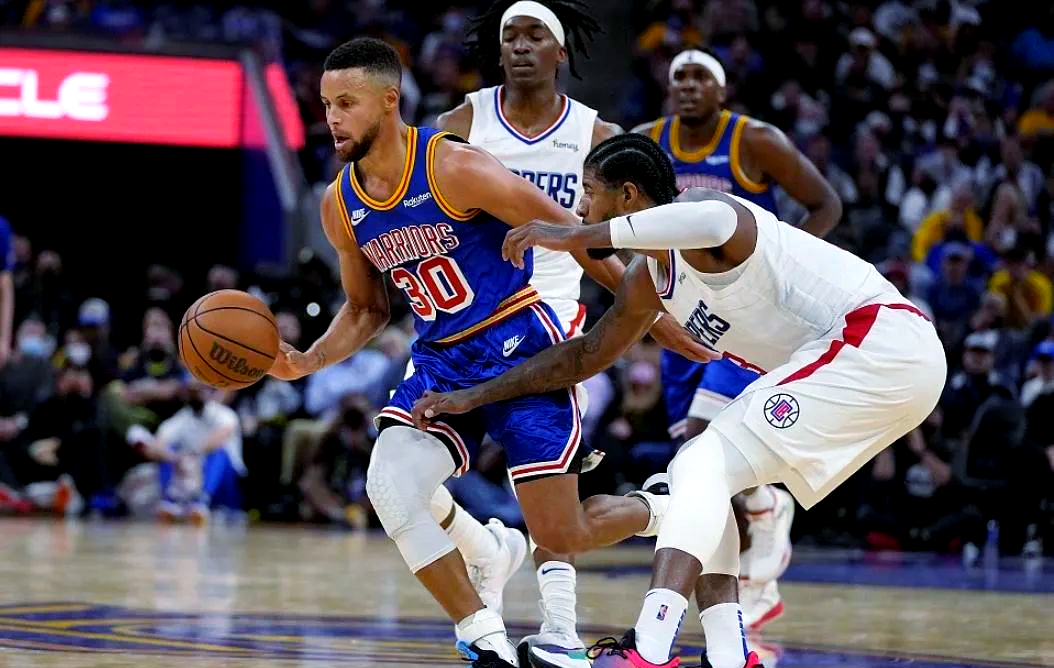 爱游戏体育官方入口-库里官方宣布险胜新规，快船引发争议！-爱游戏体育官方入口